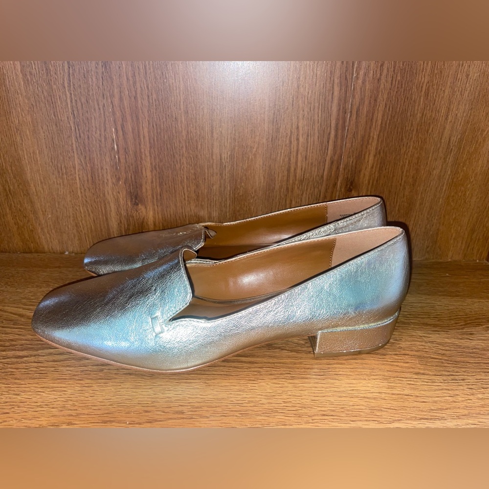 Halston Karinna Gold Slip-on Shoes Women's Size 8 Loafers
